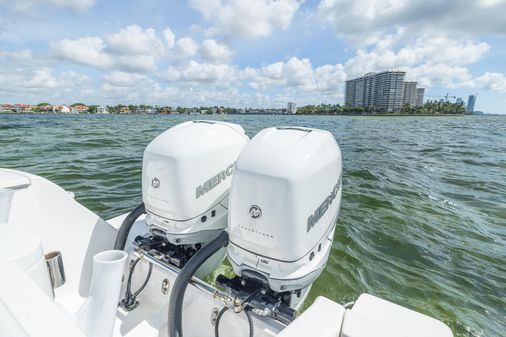 Intrepid 327-CENTER-CONSOLE image