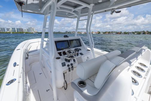 Intrepid 327-CENTER-CONSOLE image