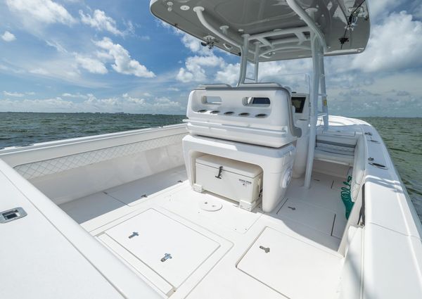 Intrepid 327-CENTER-CONSOLE image