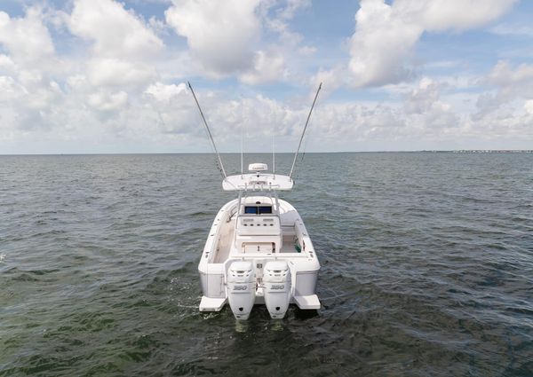 Intrepid 327-CENTER-CONSOLE image