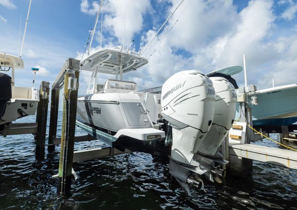 Intrepid 327-CENTER-CONSOLE image