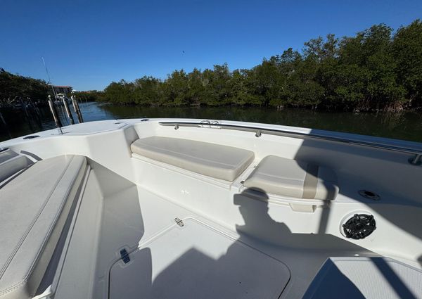 Boston Whaler 280 Dauntless image