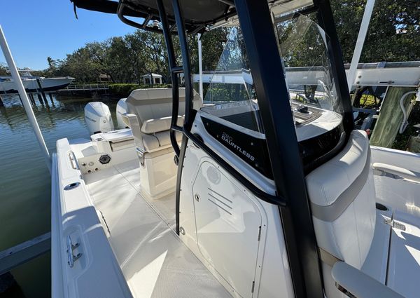 Boston Whaler 280 Dauntless image