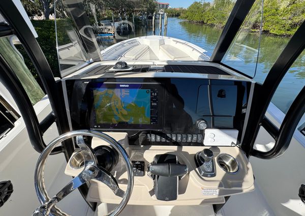 Boston Whaler 280 Dauntless image