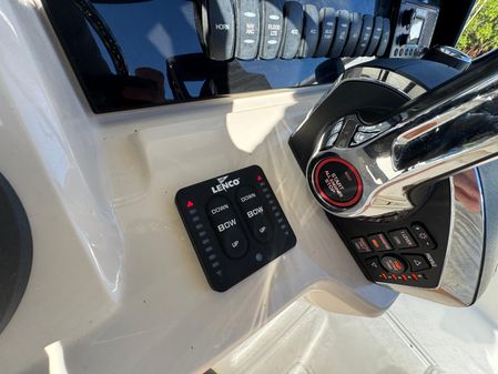 Boston Whaler 280 Dauntless image