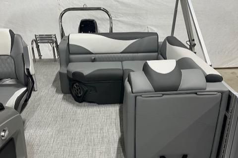 Tahoe-pontoon LTZ-CRUISE-REAR-BENCH image