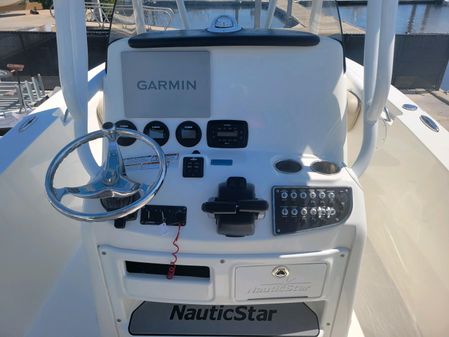 NauticStar 2500XS image