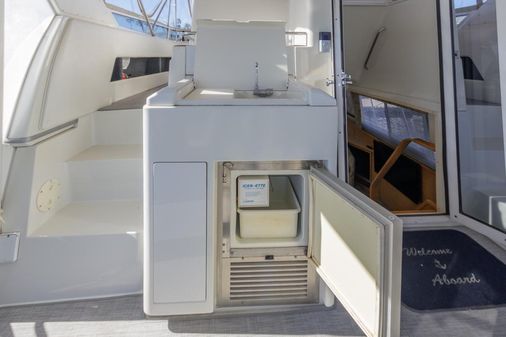 Carver 405 Aft Cabin image