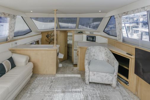 Carver 405 Aft Cabin image