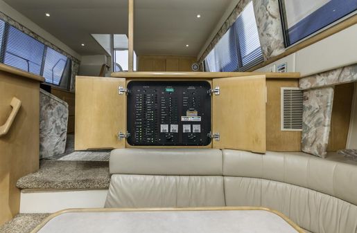 Carver 405 Aft Cabin image