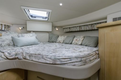 Carver 405 Aft Cabin image