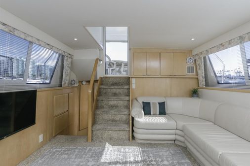 Carver 405 Aft Cabin image