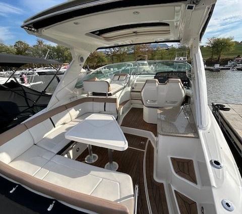 Sea Ray 350 Sundancer image