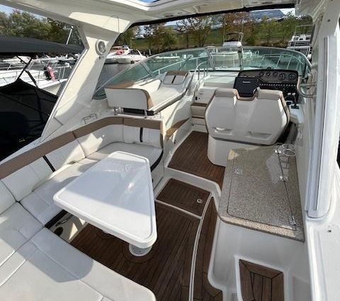 Sea Ray 350 Sundancer image