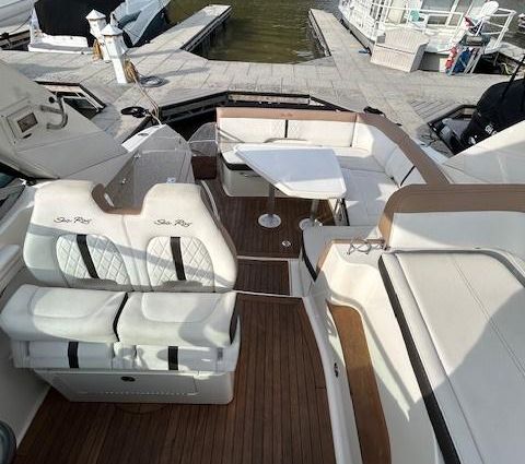 Sea Ray 350 Sundancer image