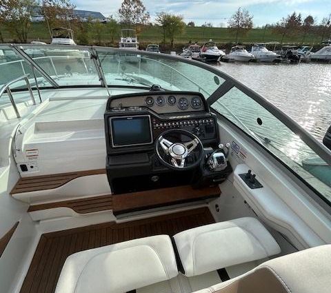 Sea Ray 350 Sundancer image