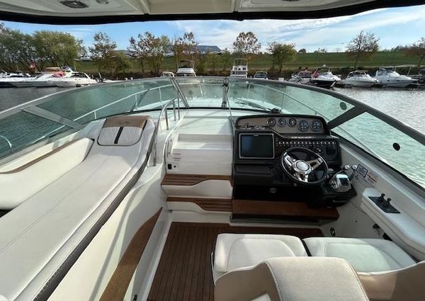 Sea Ray 350 Sundancer image