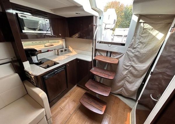 Sea Ray 350 Sundancer image