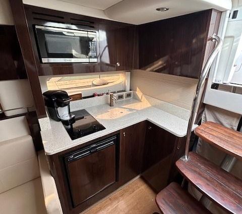 Sea Ray 350 Sundancer image