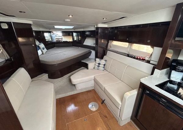 Sea Ray 350 Sundancer image