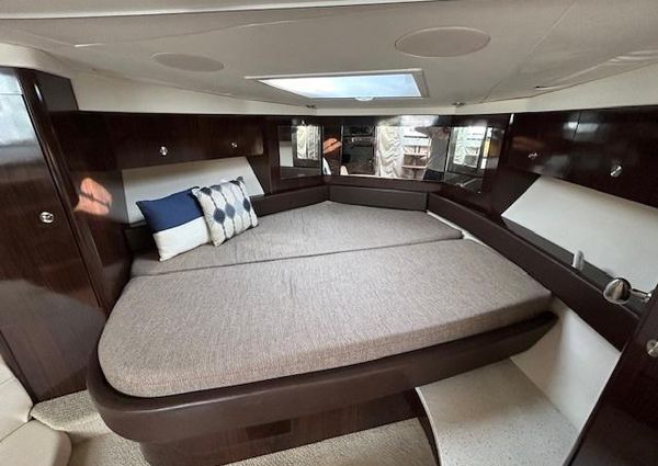 Sea Ray 350 Sundancer image