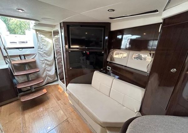 Sea Ray 350 Sundancer image