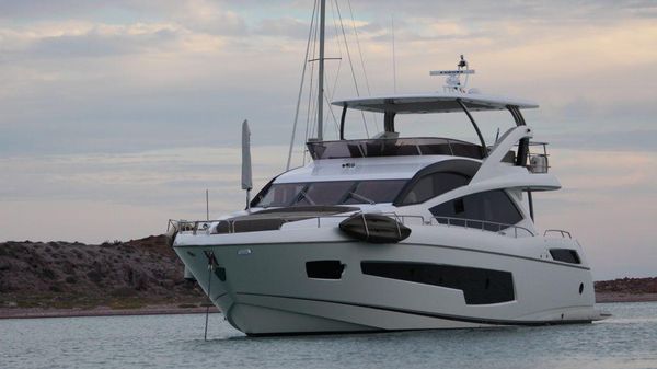 Sunseeker 75 Yacht