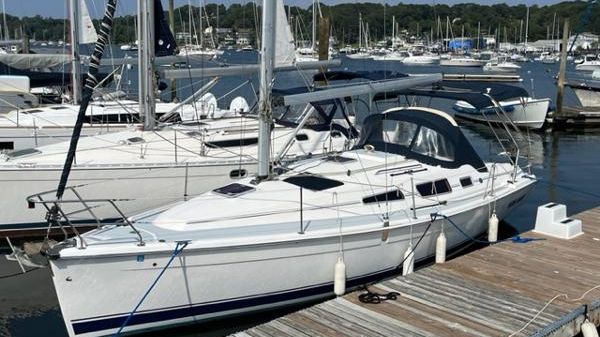 Hunter 33 