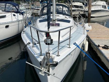 Hunter 33 image