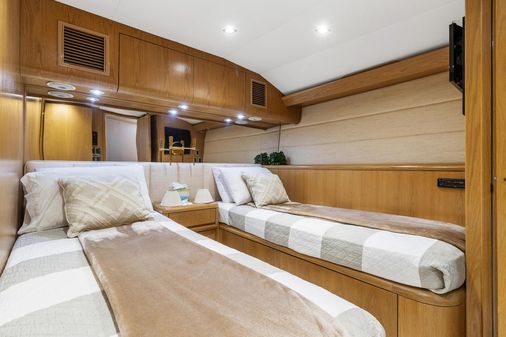 Hatteras 82 Convertible image