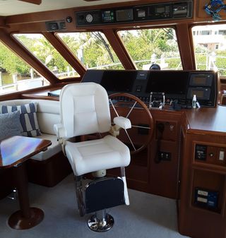 Offshore Yachts 62 Flushdeck image