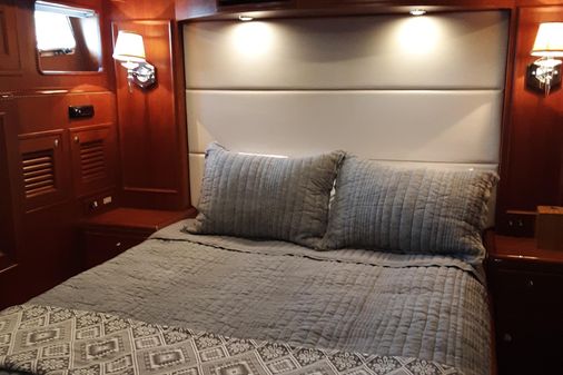 Offshore Yachts 62 Flushdeck image