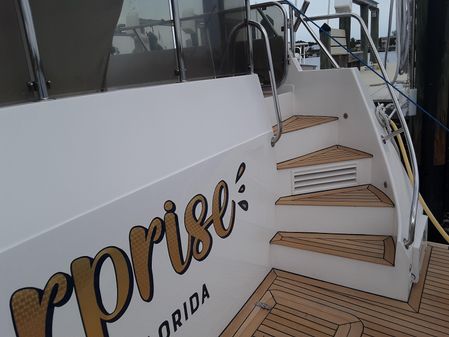 Offshore Yachts 62 Flushdeck image