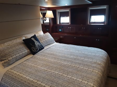 Offshore Yachts 62 Flushdeck image