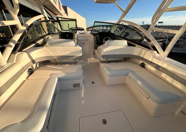 Robalo R317-DUAL-CONSOLE image