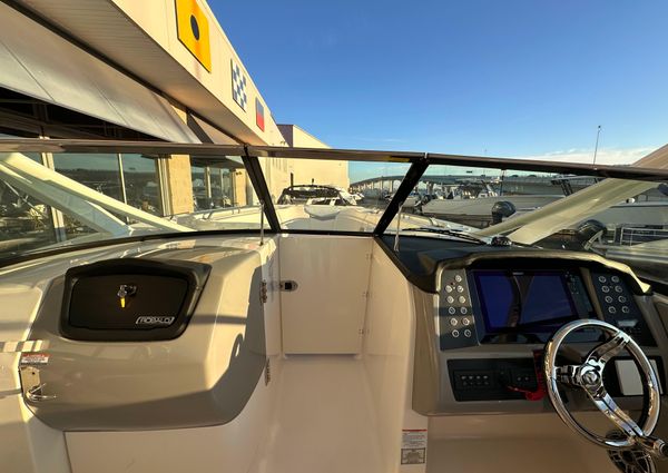 Robalo R317-DUAL-CONSOLE image