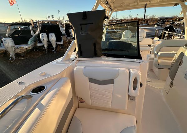 Robalo R317-DUAL-CONSOLE image