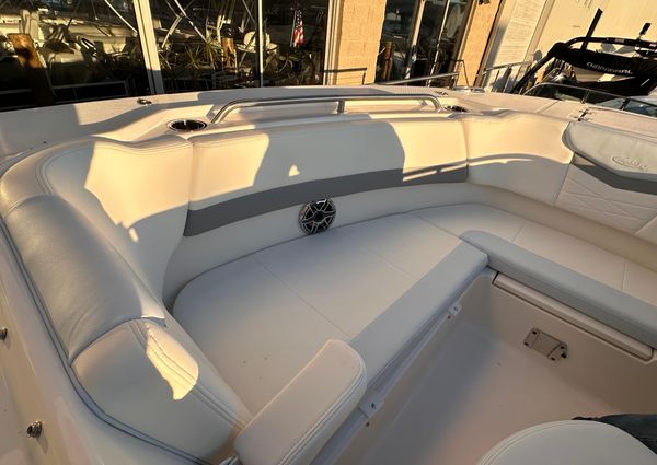 Robalo R317-DUAL-CONSOLE image