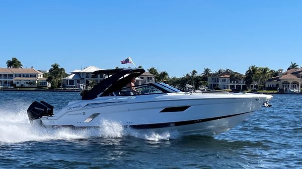 Cruisers 338CX OB