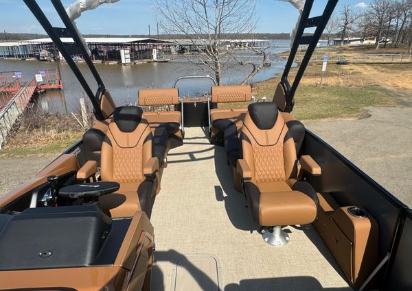 Tahoe Pontoon Grand Tahoe LTD Quad Lounge image