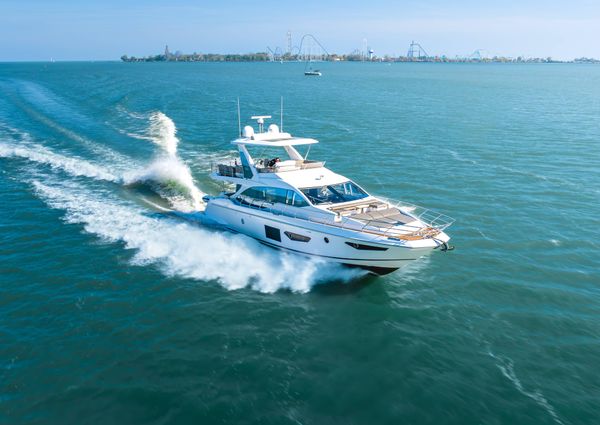 Azimut 66 image