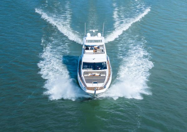 Azimut 66 image