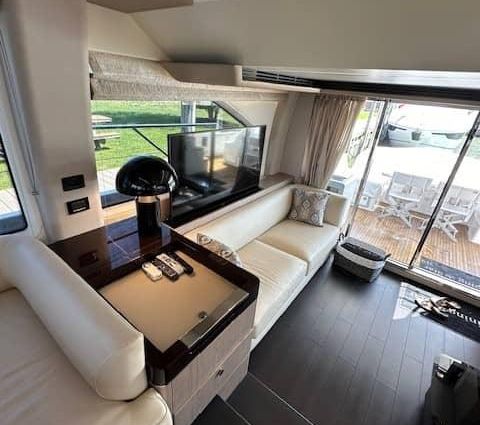 Azimut 66 image