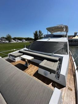 Azimut 66 image