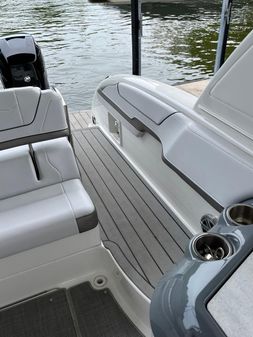 Formula 350 Crossover Bowrider image