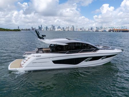 Sunseeker Predator 65 image