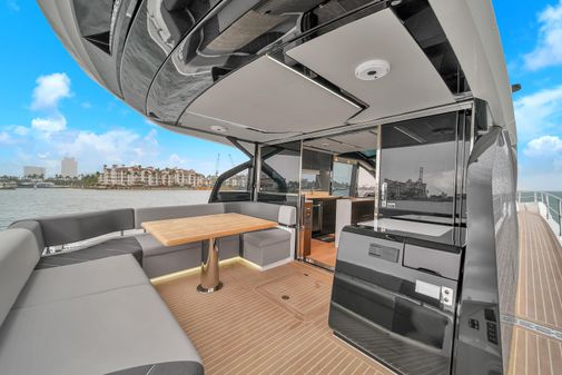 Sunseeker Predator 65 image