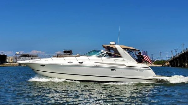 Cruisers Yachts 3870 Express 