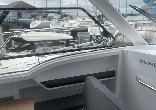 Beneteau ANTARES-8-V2-OB image