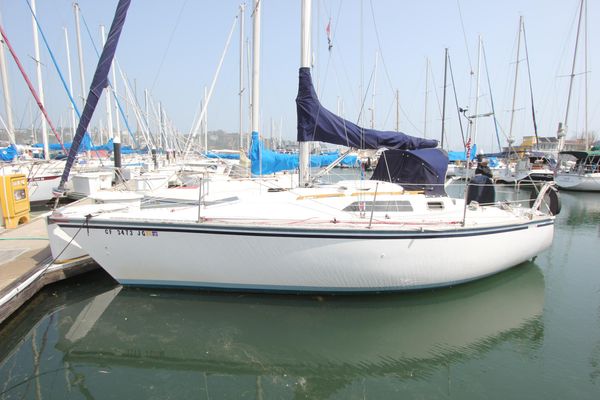 Hunter 28.5 - main image